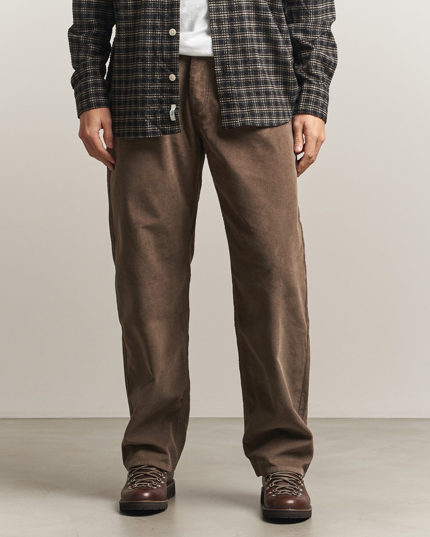 Hombres | Pantalones | Forét | Moor Relaxed Fit Corduroy Pants Faded Wood