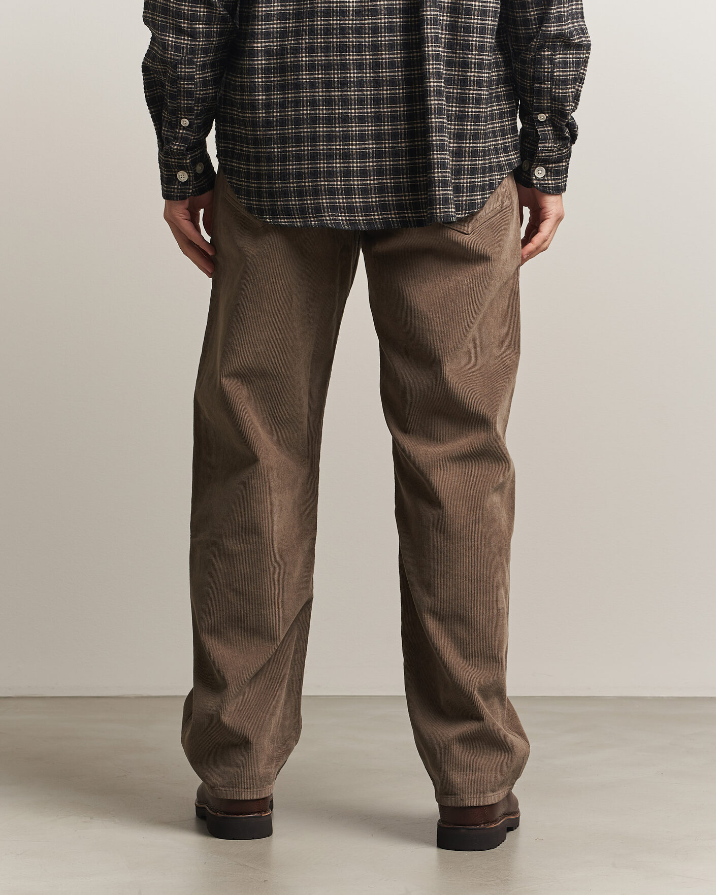 Hombres | Pantalones | Forét | Moor Relaxed Fit Corduroy Pants Faded Wood