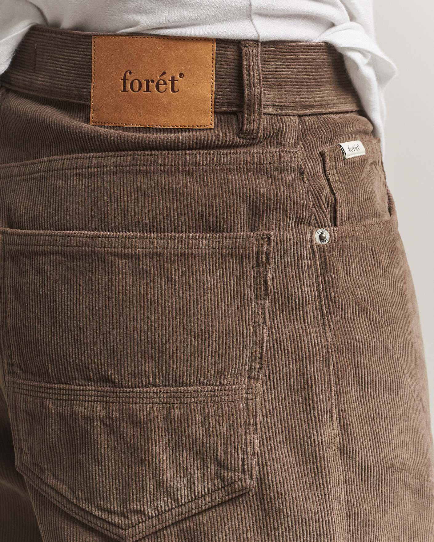 Hombres | Pantalones | Forét | Moor Relaxed Fit Corduroy Pants Faded Wood