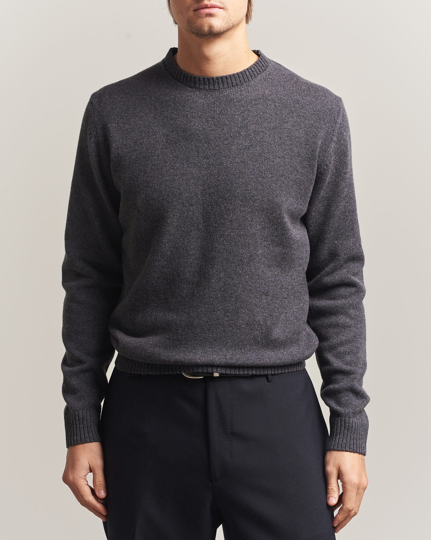 Hombres | Jerséis y prendas de punto | Stenströms | Knitted Lambswool Crew Neck Dark Grey Melange