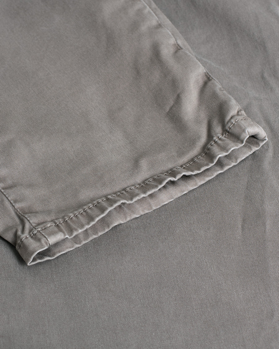 Hombres | Incotex Slim Fit Garment Dyed Washed Chino Grå W33 | Pre-owned | Incotex Slim Fit Garment Dyed Washed Chino Grå W33