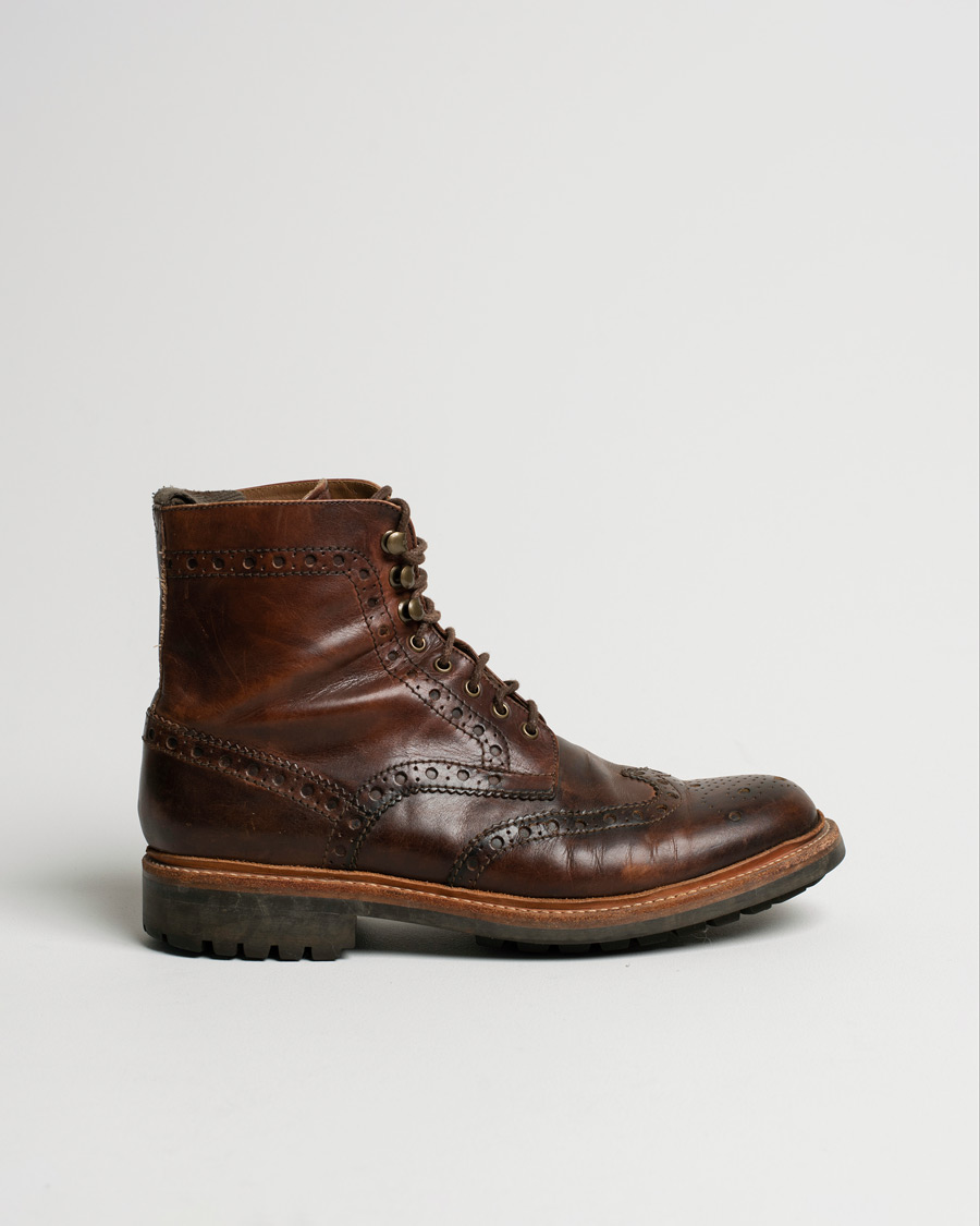 Hombres | Grenson Fred Brogue Boot Commando Sole Brown Calf | Pre-owned | Grenson Fred Brogue Boot Commando Sole Brown Calf