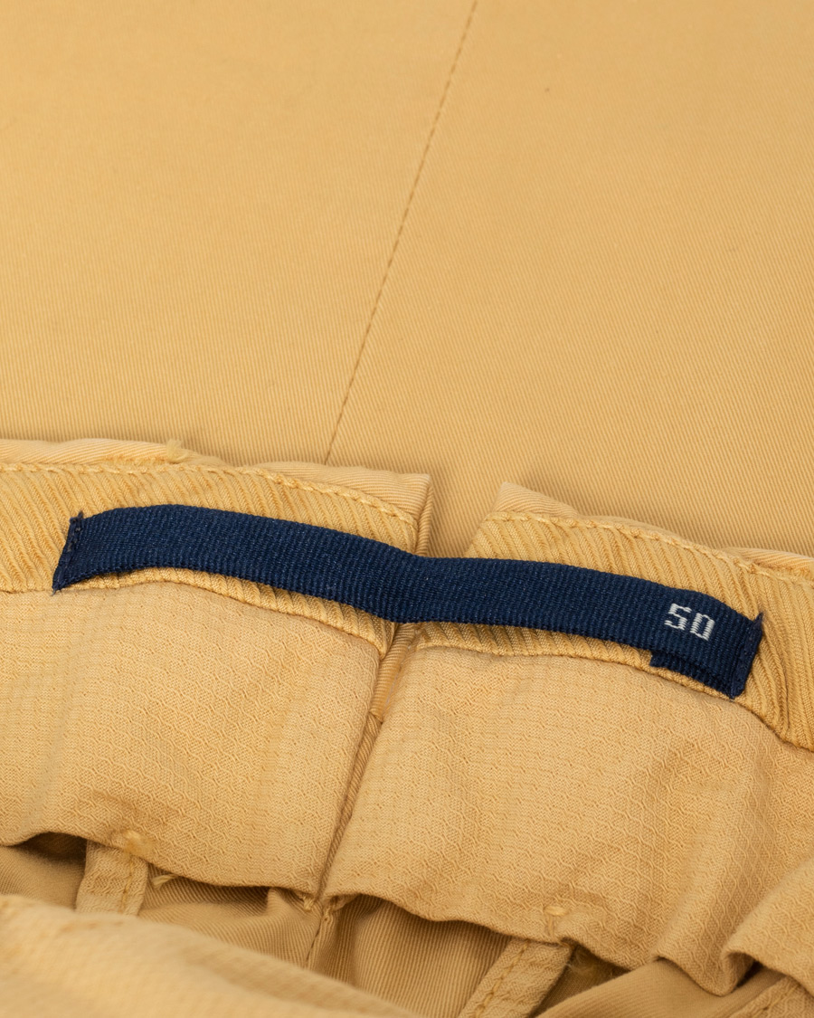 Hombres | Incotex Slim Fit Stretch Chinos Pale Yellow 50 | Pre-owned | Incotex Slim Fit Stretch Chinos Pale Yellow 50