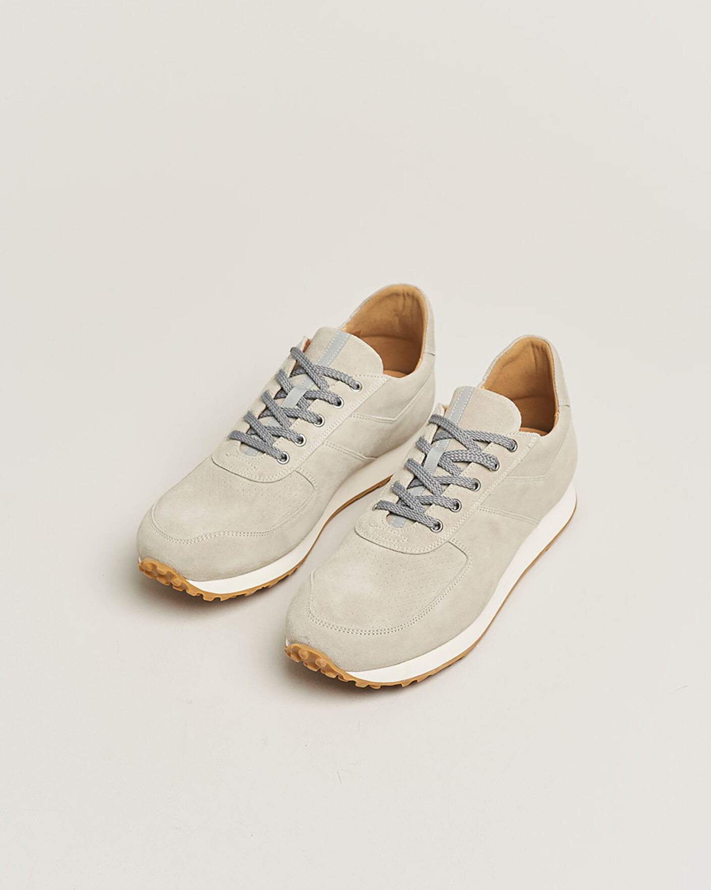 Hombres | Pre-owned Zapatos | Pre-owned | C.QP Stride Suede Running Sneaker Ghost