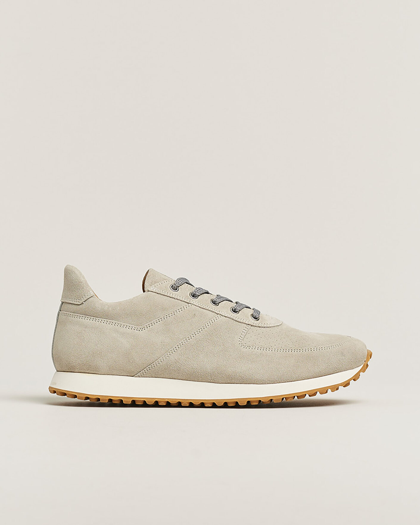 Hombres | Pre-owned Zapatos | Pre-owned | C.QP Stride Suede Running Sneaker Ghost