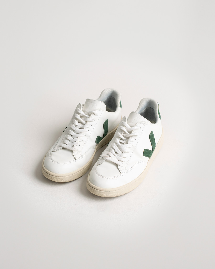 Hombres | Veja V-12 Leather Sneaker Extra White/Cypres | Pre-owned | Veja V-12 Leather Sneaker Extra White/Cypres