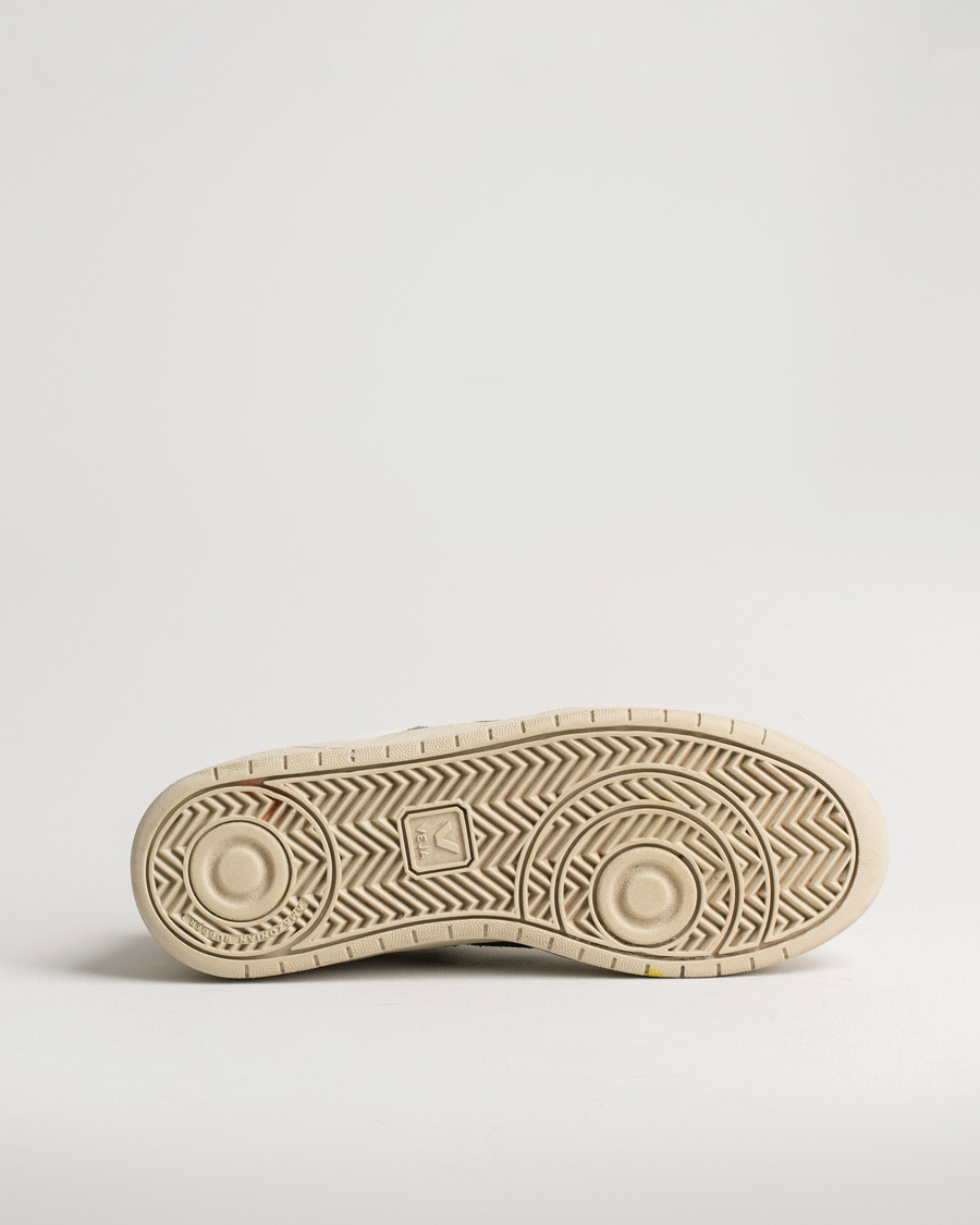 Hombres | Veja V-12 Leather Sneaker Extra White/Cypres | Pre-owned | Veja V-12 Leather Sneaker Extra White/Cypres