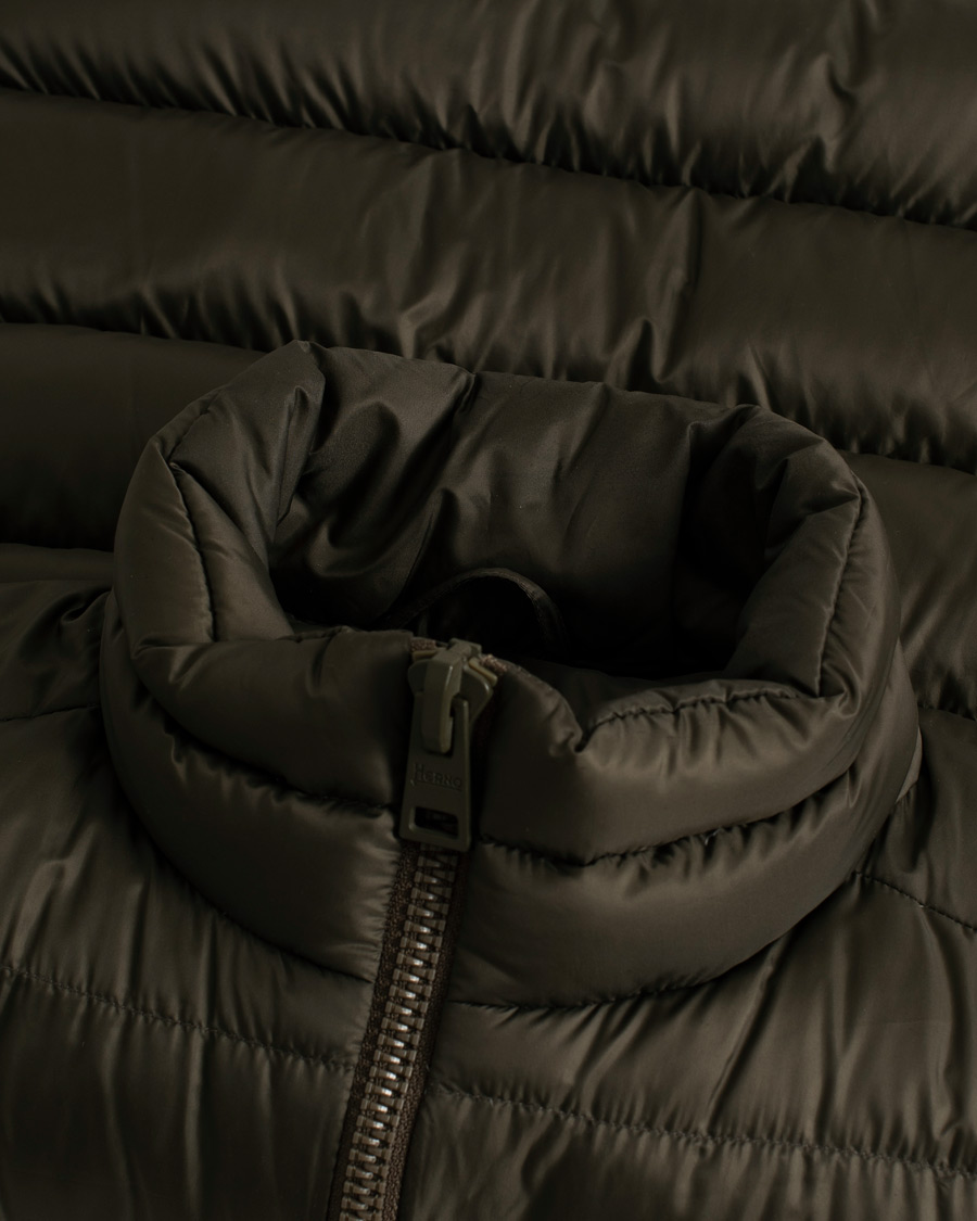 Hombres | Abrigos y chaquetas | Pre-owned | Herno Globe Down Puffer Gilet Forest Green