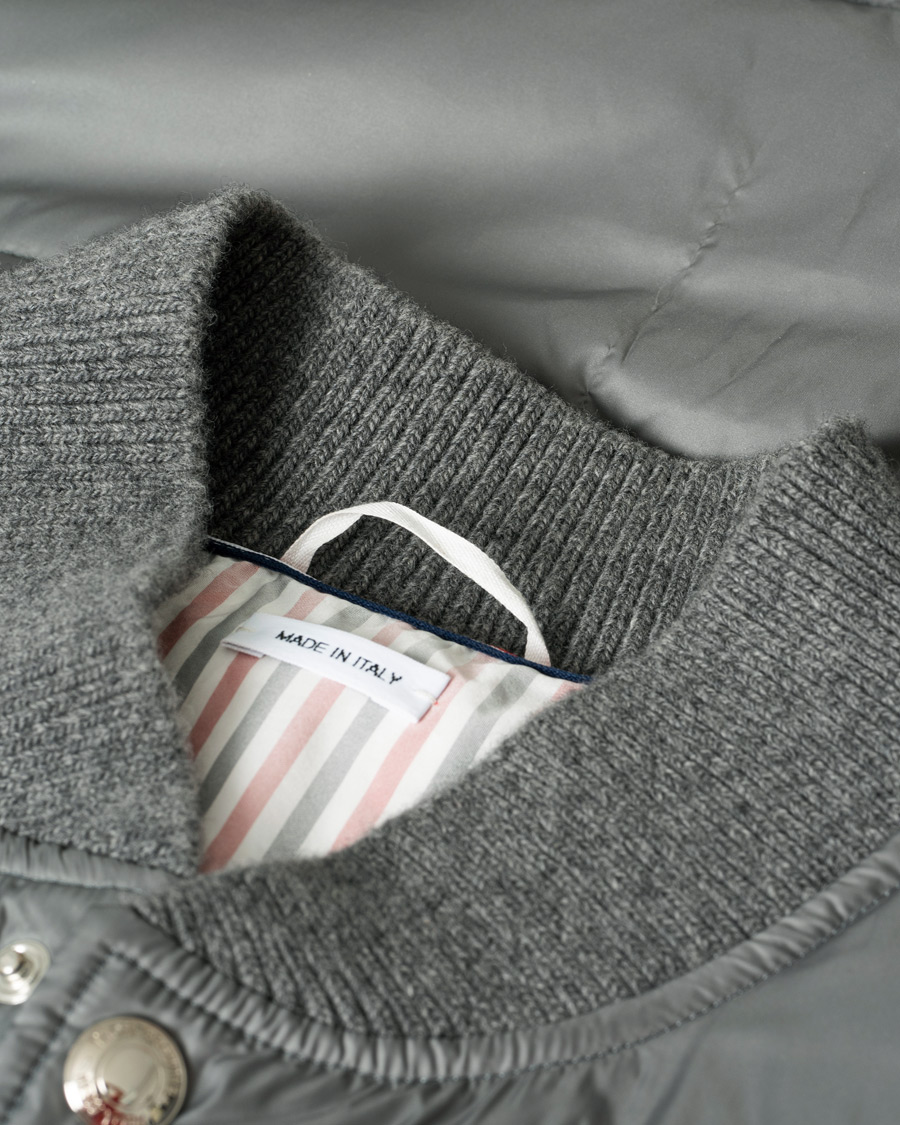 Hombres | Abrigos y chaquetas | Pre-owned | Thom Browne 4 Bar Snap Front Down Vest Light Grey