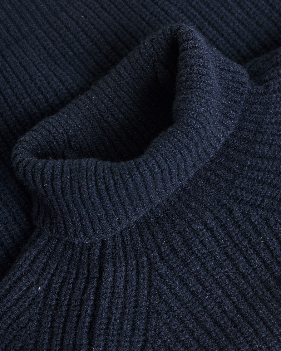 Hombres | Jerséis y prendas de punto | Pre-owned | Inis Meáin Wool/Cashmere Boatbuilder Turtleneck Navy