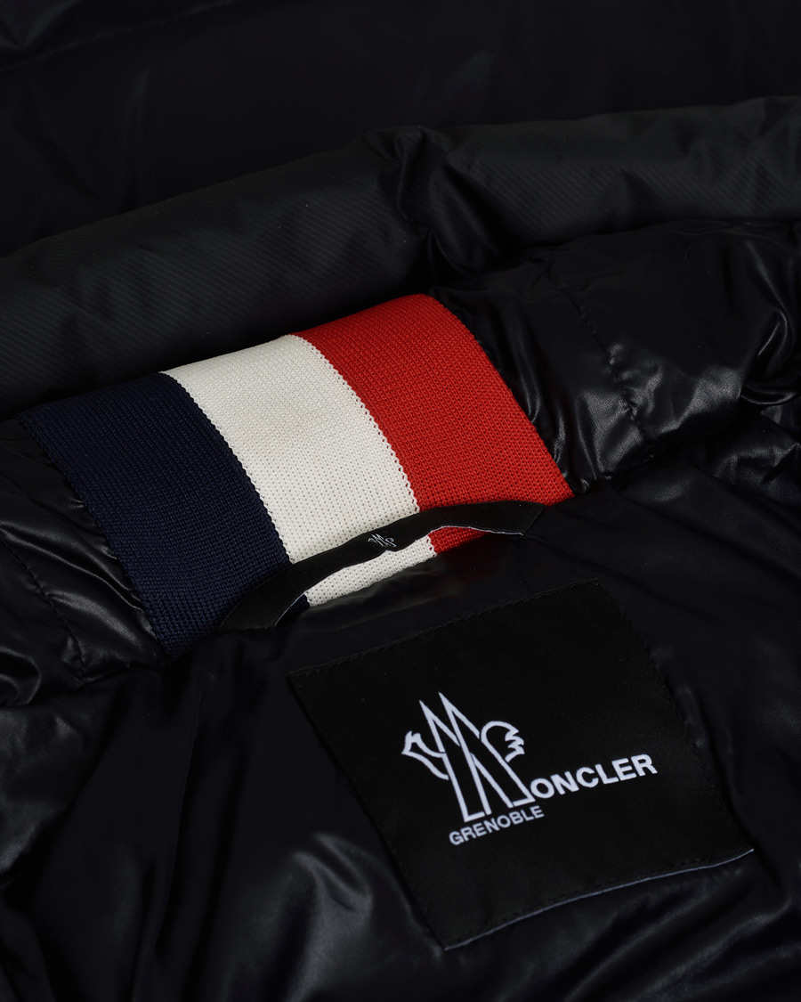 Hombres | Abrigos y chaquetas | Pre-owned | Moncler Grenoble Camurac Down Jacket Black