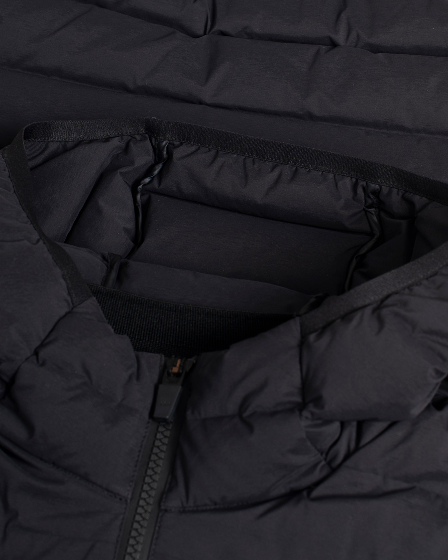 Hombres | Abrigos y chaquetas | Pre-owned | UBR Sonic Delta Hooded Jacket Black Storm