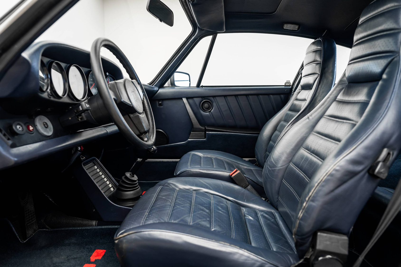 Hombres | | Pre-Owned & Vintage Cars | Porsche 911 SC ***SOLD***